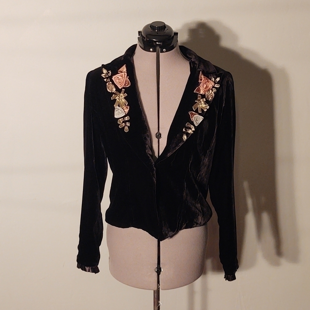 W.D.N.Y Black Velvet Blazer with Floral Ribbon Embroidery Sz 10
